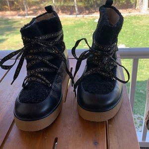 House of Harlow 1960 ankle boots